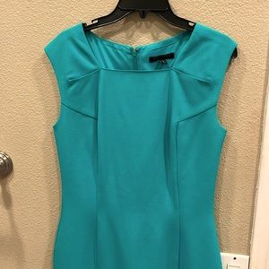Closet sale! GREEN sleeveless, perfect for office brunch or just fun!